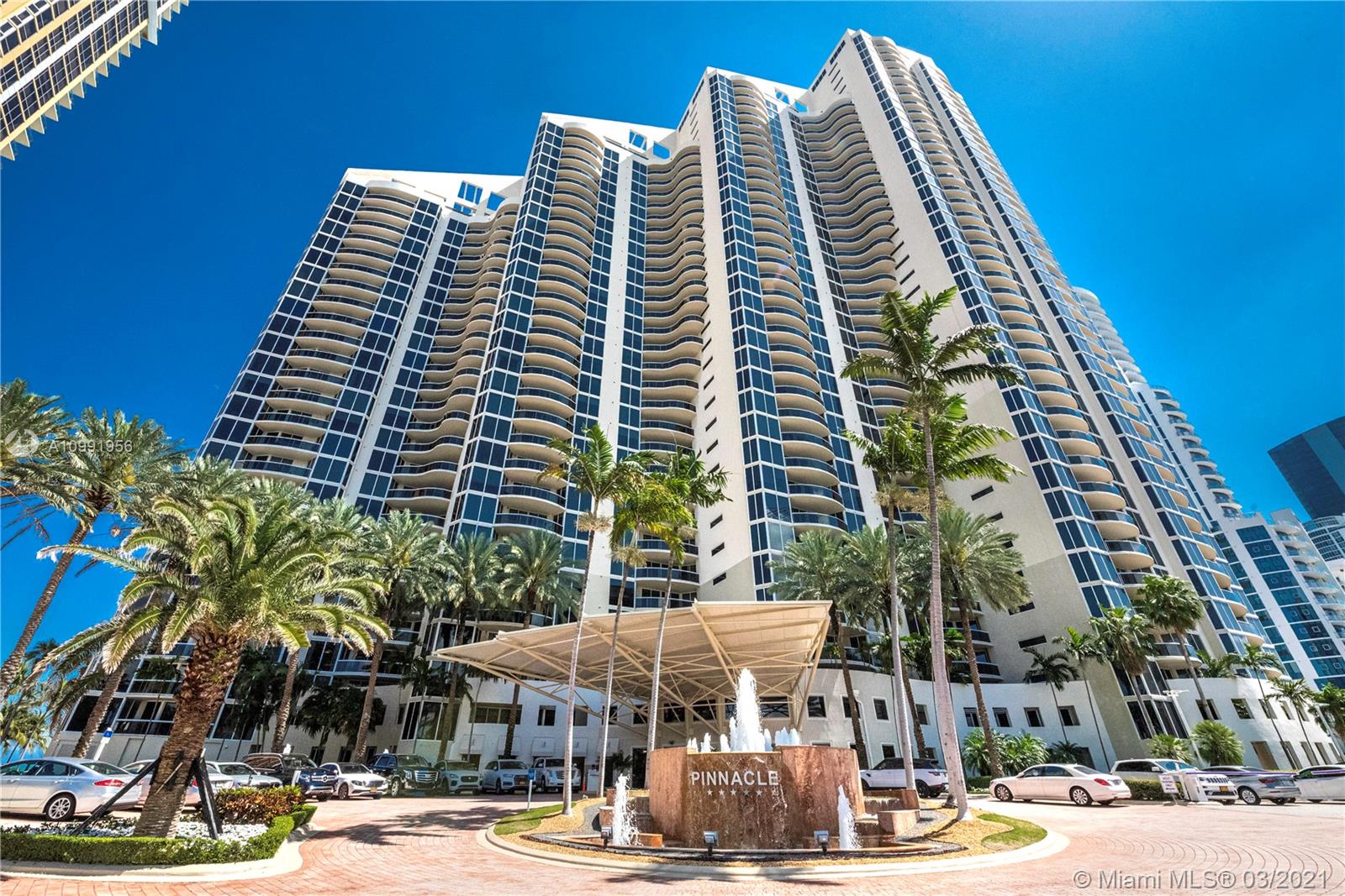 Sunny Isles Beach, FL 33160,17555 Collins Ave #3801