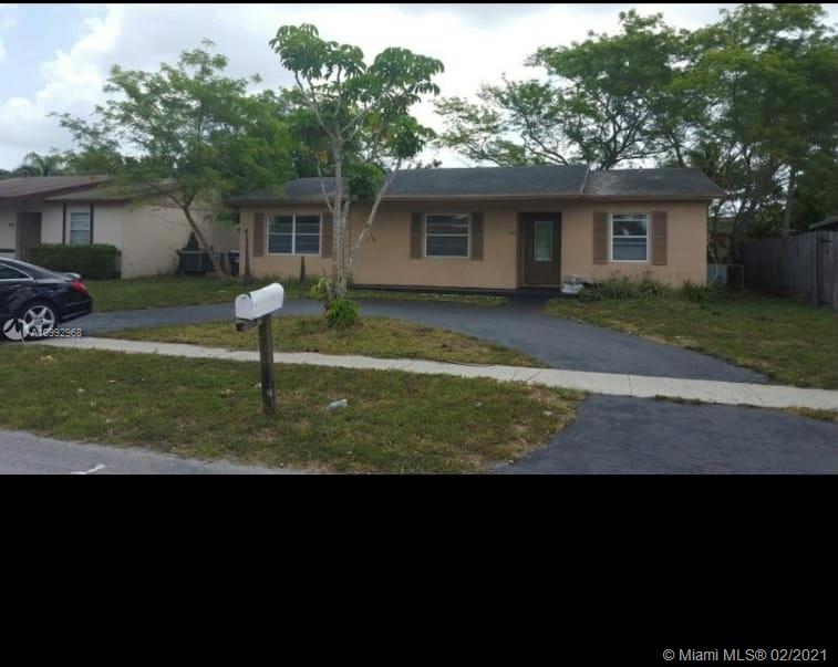 322 SW 77th Ter, North Lauderdale, FL 33068