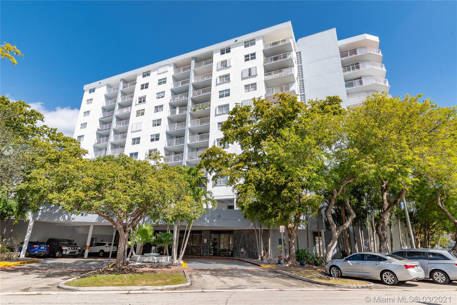 Miami Beach, FL 33141,6900 Bay Dr #4F