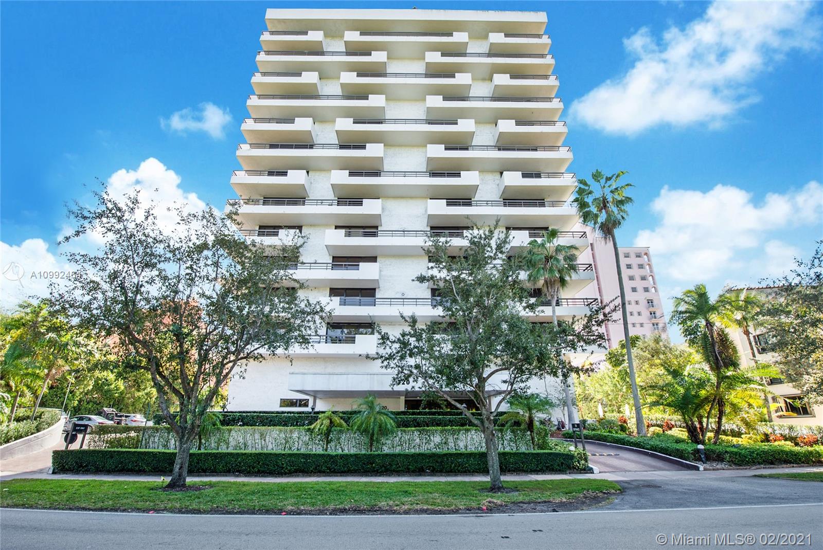 Coral Gables, FL 33134,720 Coral Way #8A