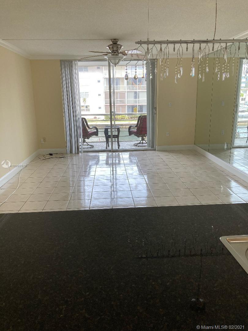 North Miami Beach, FL 33160,3725 NE 169 St #207