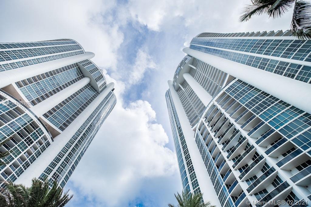 Sunny Isles Beach, FL 33160,18101 Collins Ave #704