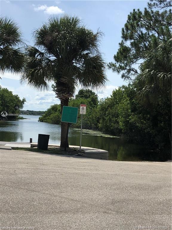 Lake Placid, FL 33852,256 Vienna Ave