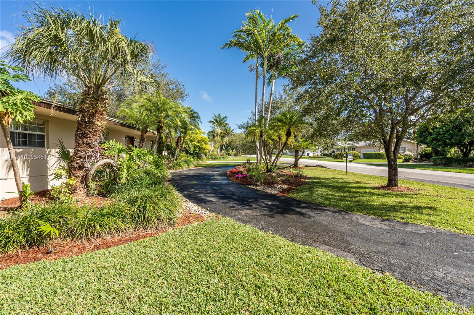 Palmetto Bay, FL 33158,8445 SW 143rd St