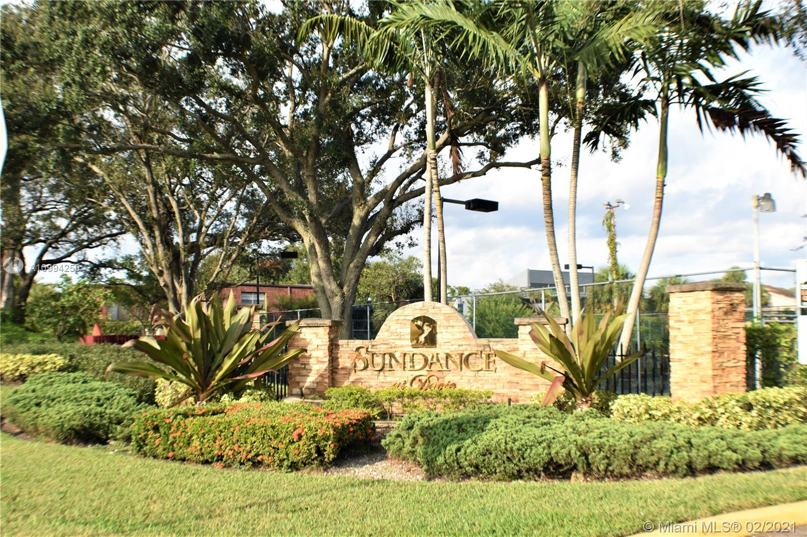 Davie, FL 33328,2846 S University Dr #4102