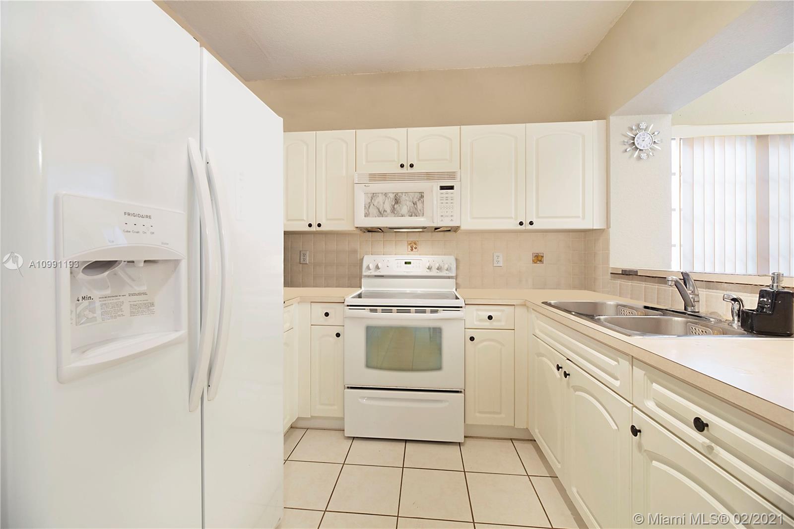 Pembroke Pines, FL 33024,1115 NW 100th Ave #1115