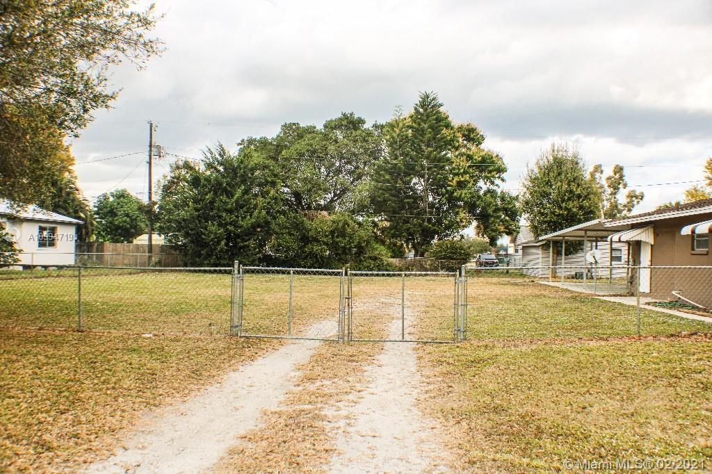 Other City - In The State Of Florida, FL 33440,315 W Alverdez