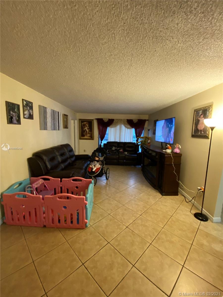 Hialeah, FL 33015,7155 NW 179th St #103