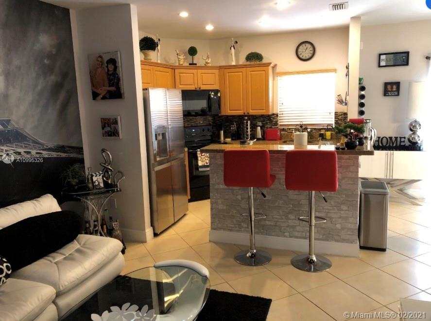 6002 SW 8th St #4, West Miami, FL 33144