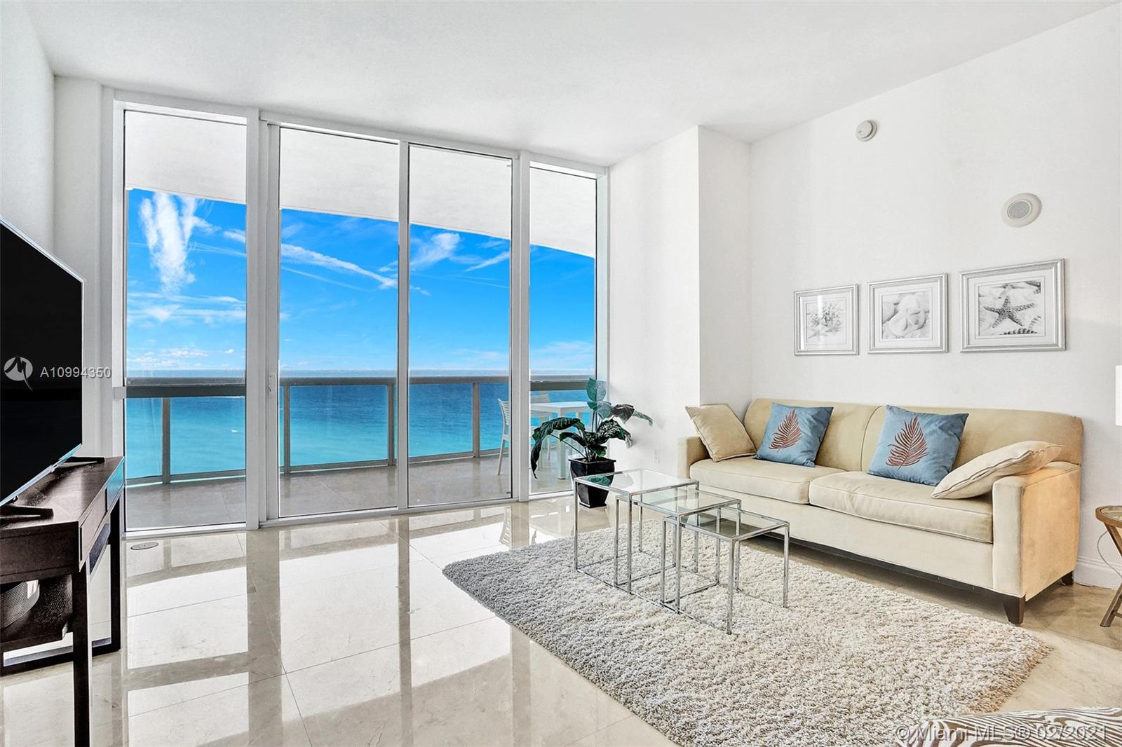 Sunny Isles Beach, FL 33160,15901 Collins Ave #1203