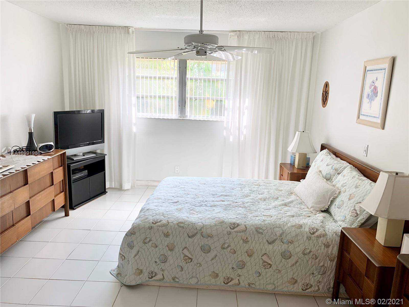 Hallandale Beach, FL 33009,233 NE 14th Ave #205