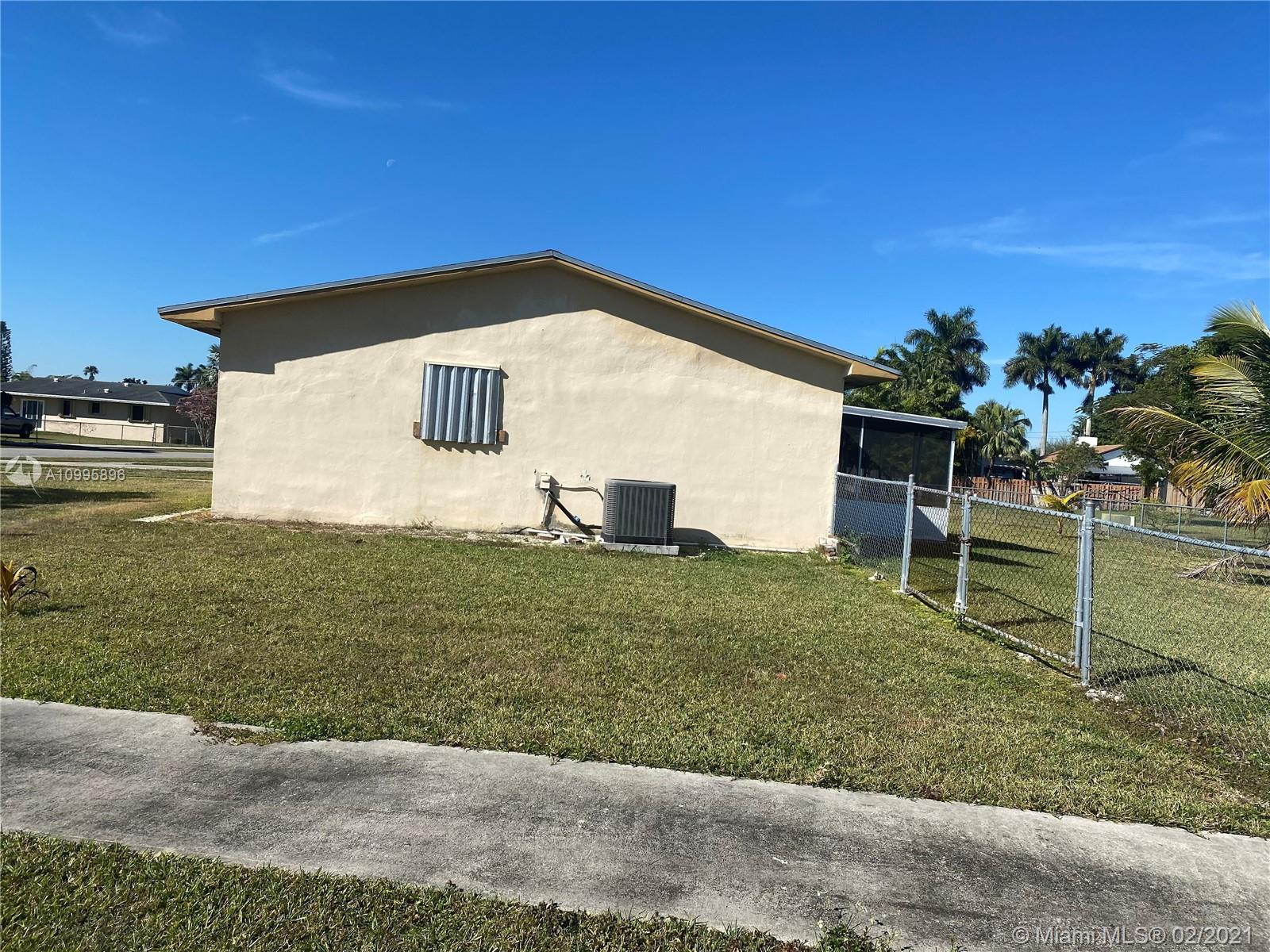 1211 NW 18th St, Homestead, FL 33030