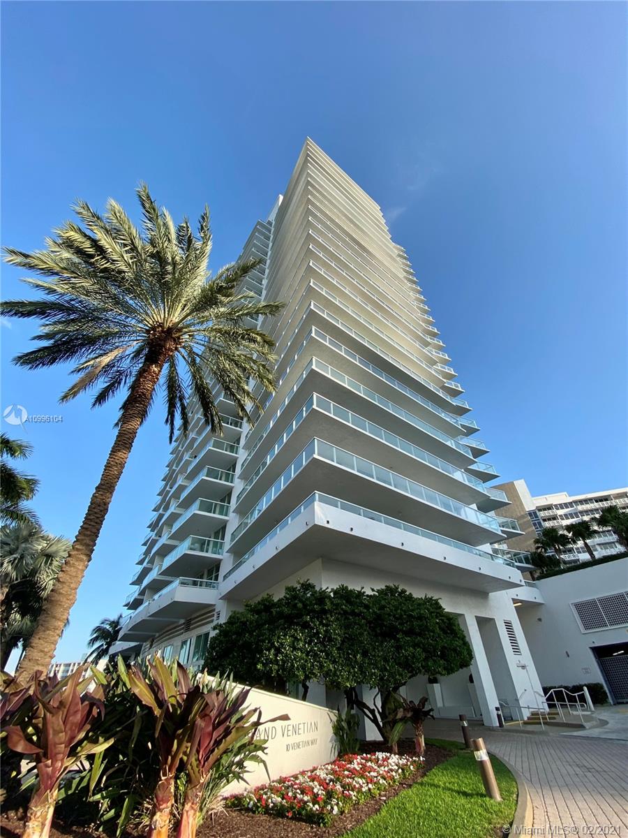 Miami Beach, FL 33139,10 Venetian Way #606