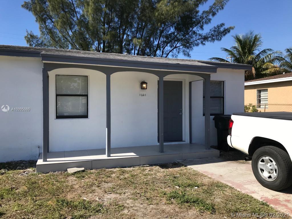 Lake Worth, FL 33460,1221 S B St