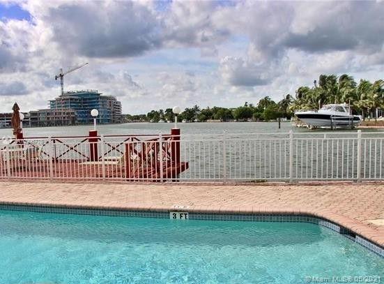 4730 Pine Tree Dr 14