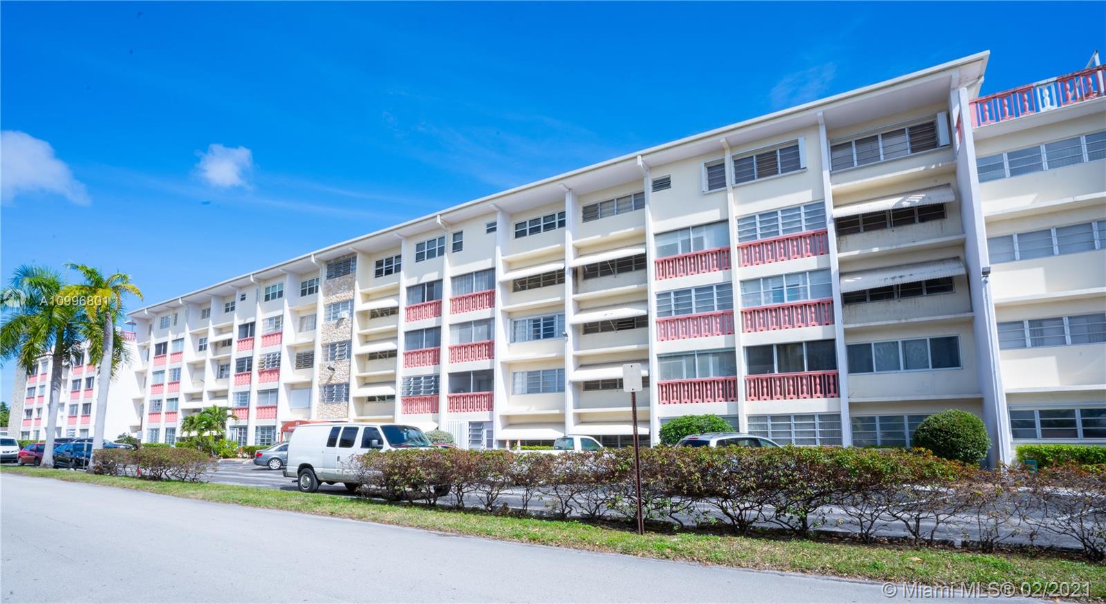 Hallandale Beach, FL 33009,215 SE 3rd Ave #101D