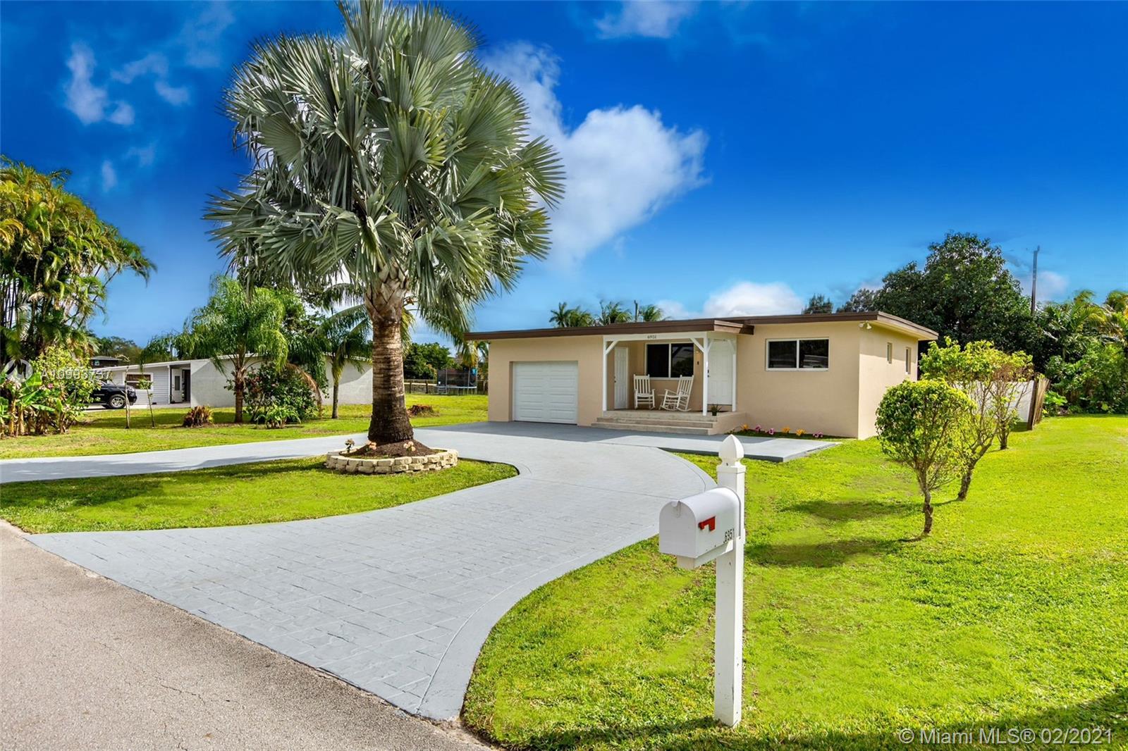 Davie, FL 33314,6951 SW 57th St