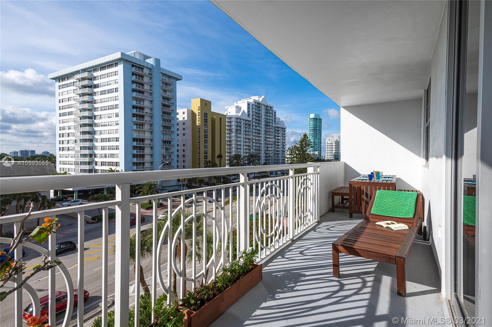 Miami Beach, FL 33140,5825 Collins Ave #5A