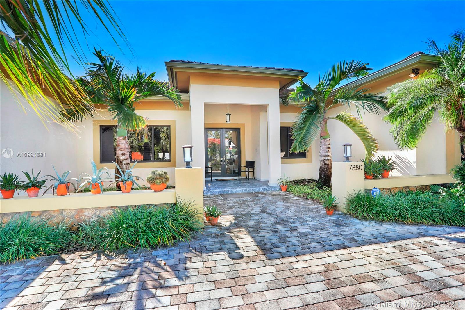 Palmetto Bay, FL 33157,7880 SW 180th St