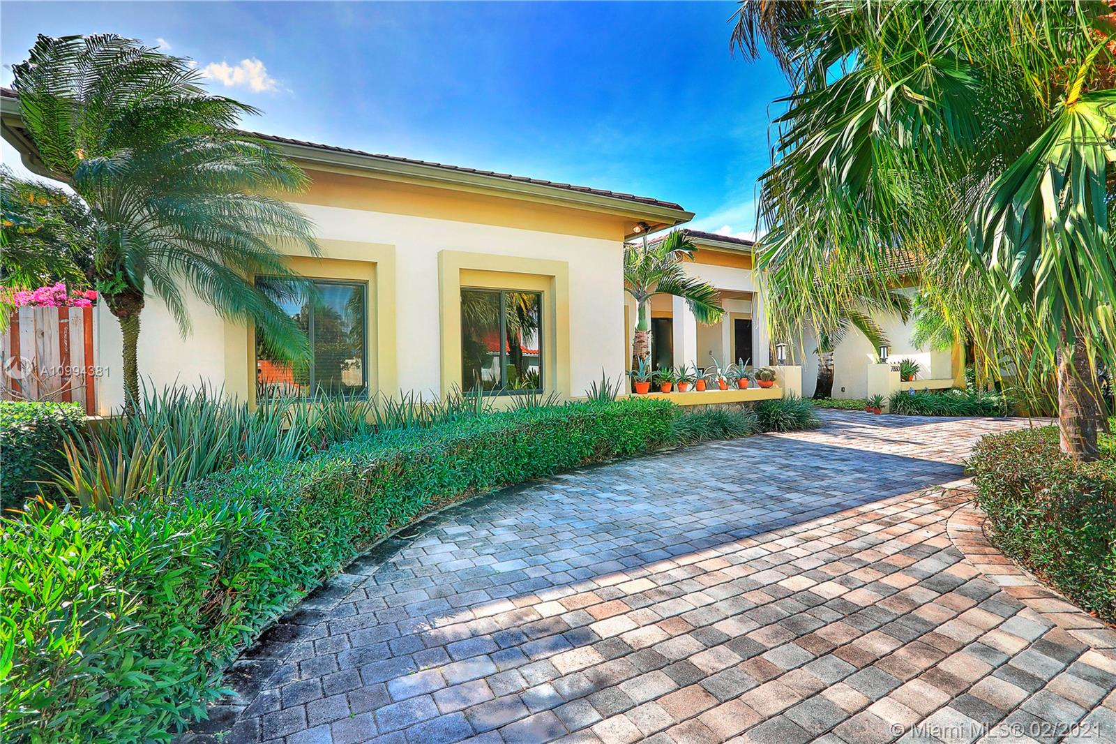 Palmetto Bay, FL 33157,7880 SW 180th St