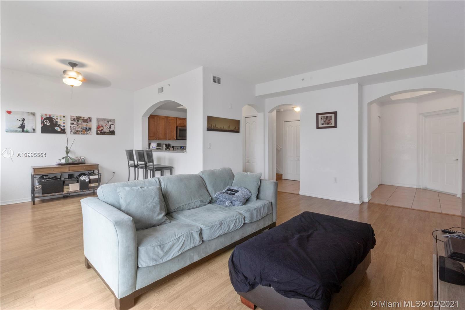 Miami, FL 33174,8826 W Flagler St #228