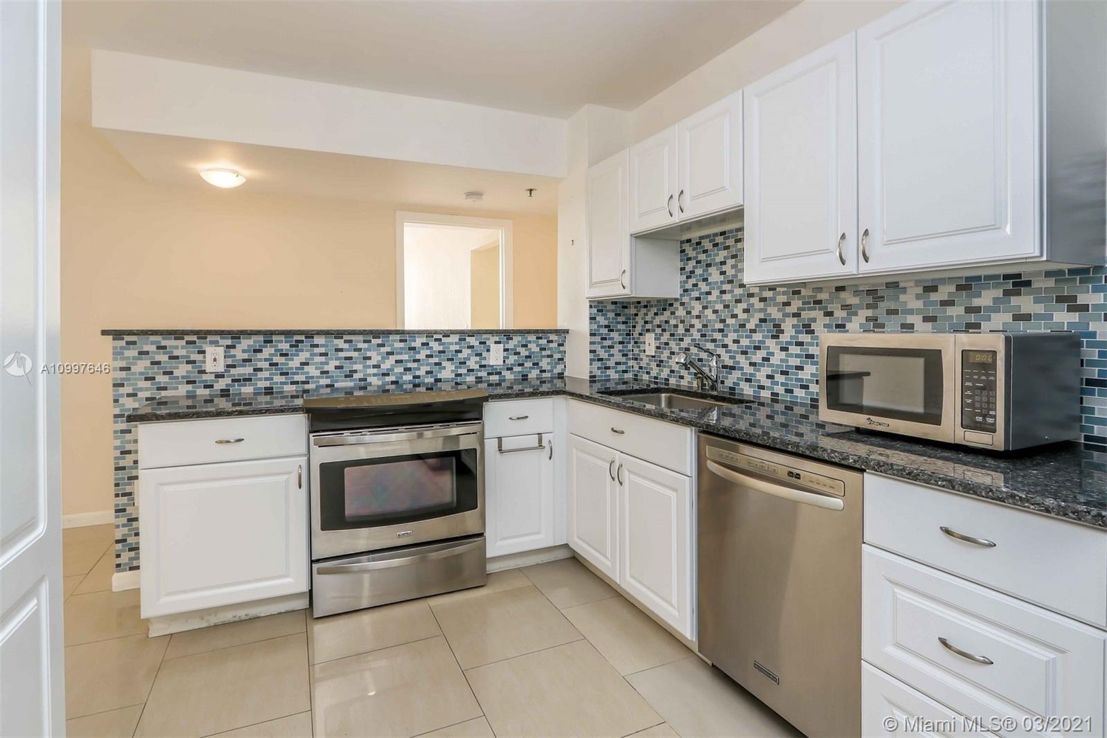 Hollywood, FL 33021,4001 Hillcrest Dr #511