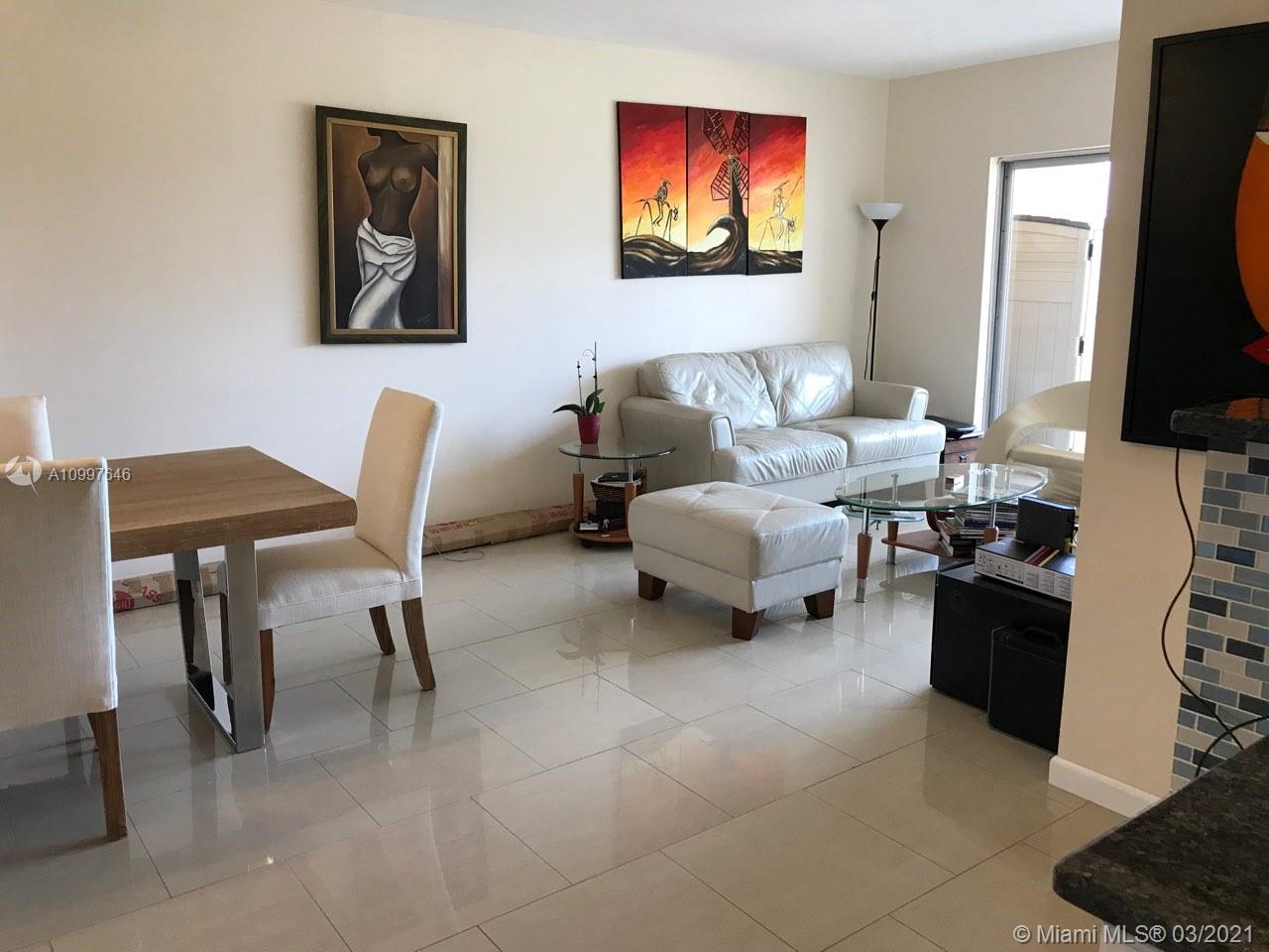 Hollywood, FL 33021,4001 Hillcrest Dr #511