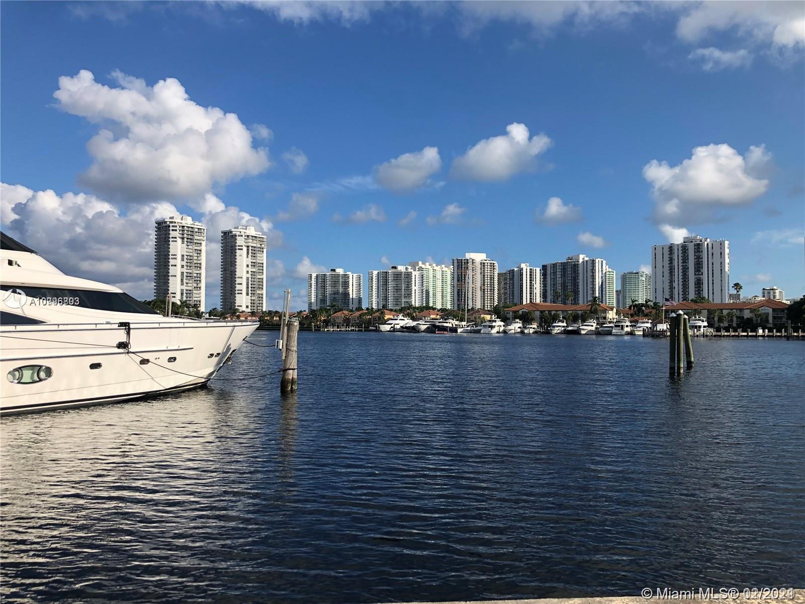 Aventura, FL 33180,3610 E Yacht Club Dr #512