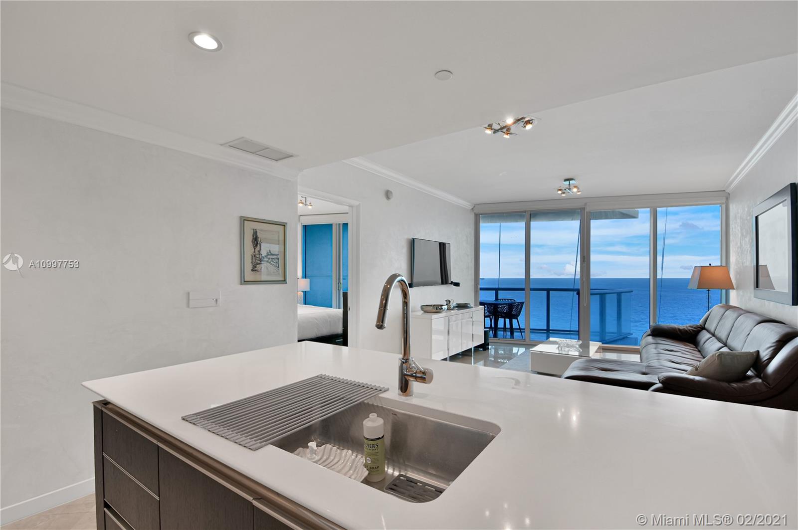 Sunny Isles Beach, FL 33160,17001 Collins Ave #1103