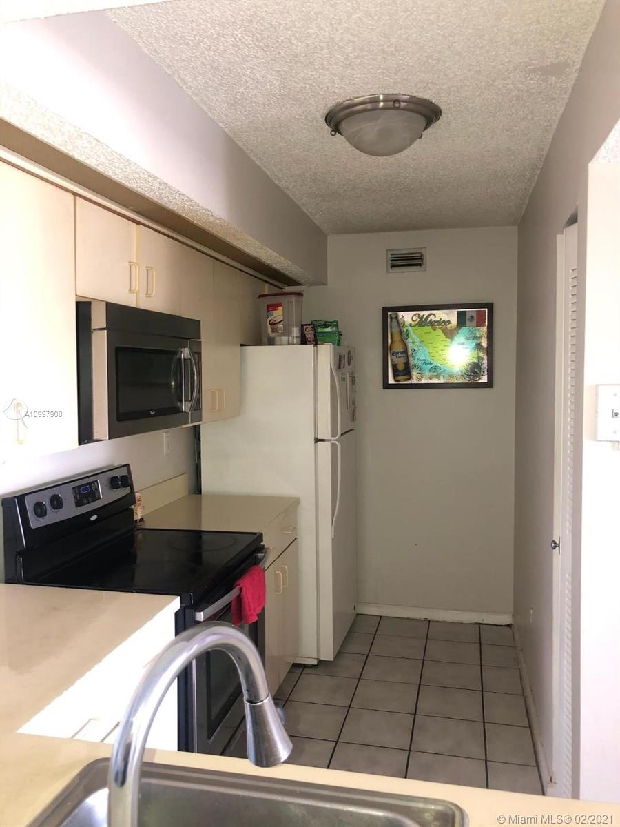 Cutler Bay, FL 33189,8680 SW 212th St #206