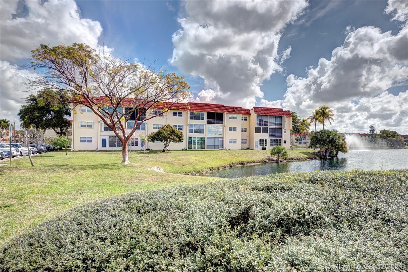 Sunrise, FL 33322,8080 Sunrise Lakes Drive North #207