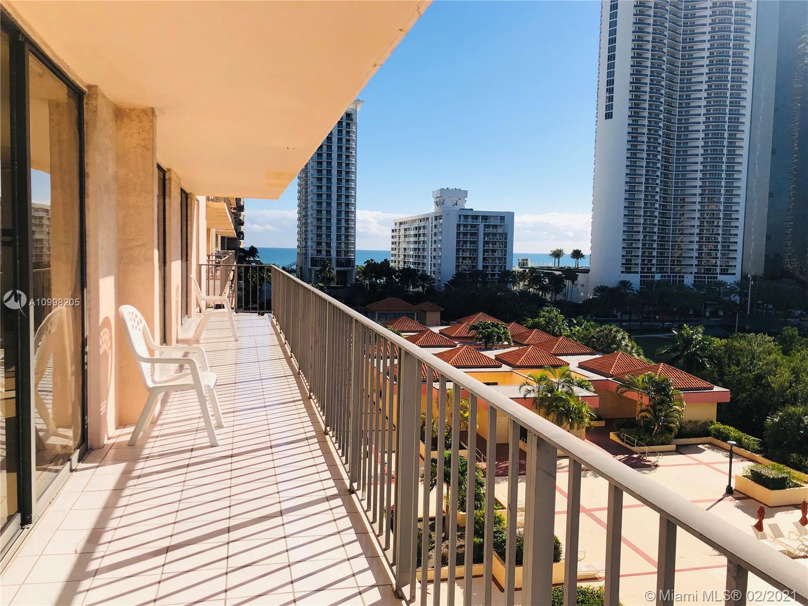 Sunny Isles Beach, FL 33160,210 174th St #809