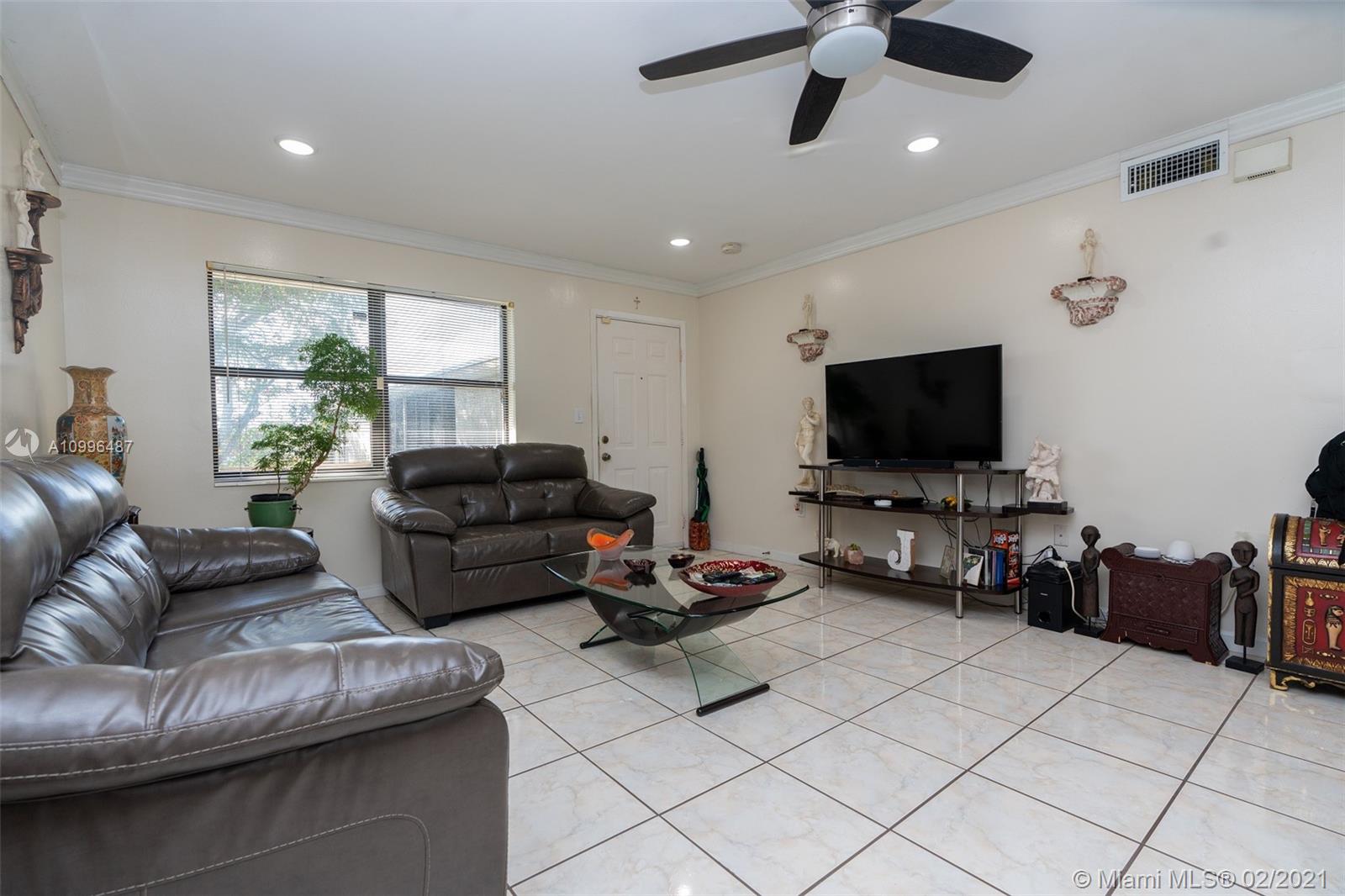 Cutler Bay, FL 33190,10370 SW 220th St #222