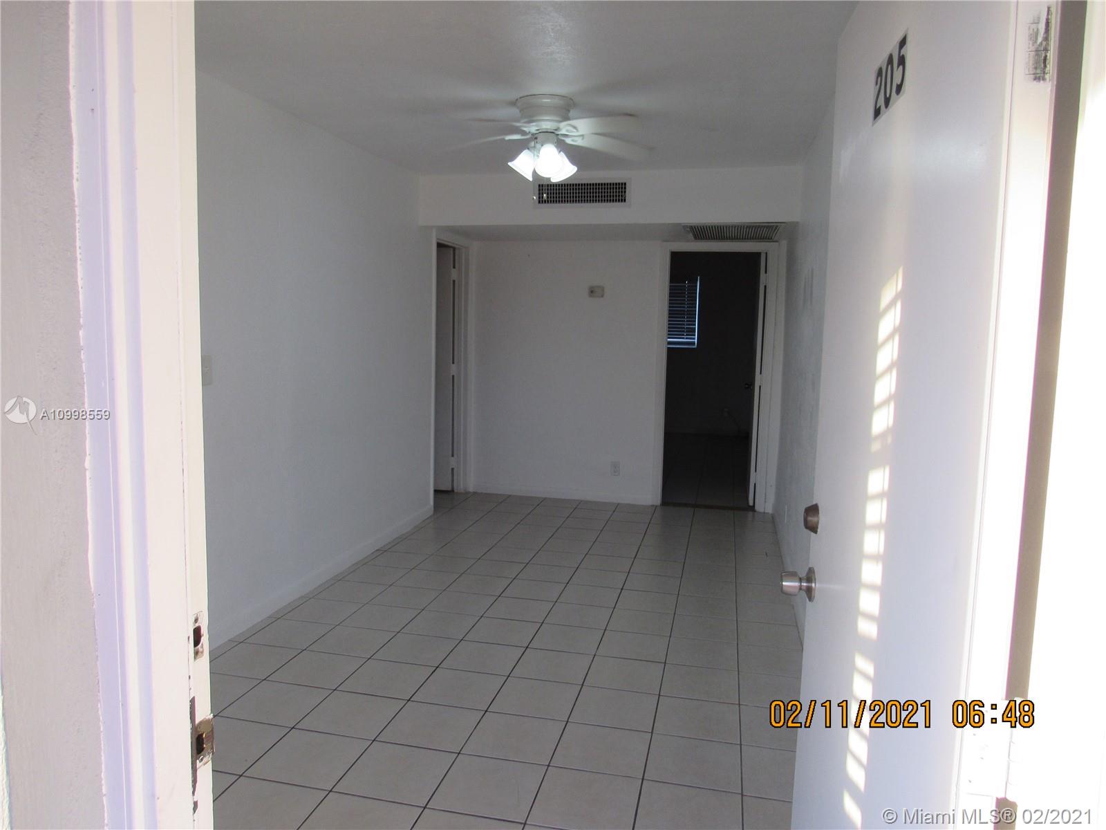 Miami, FL 33165,9375 SW 40th Ter #205