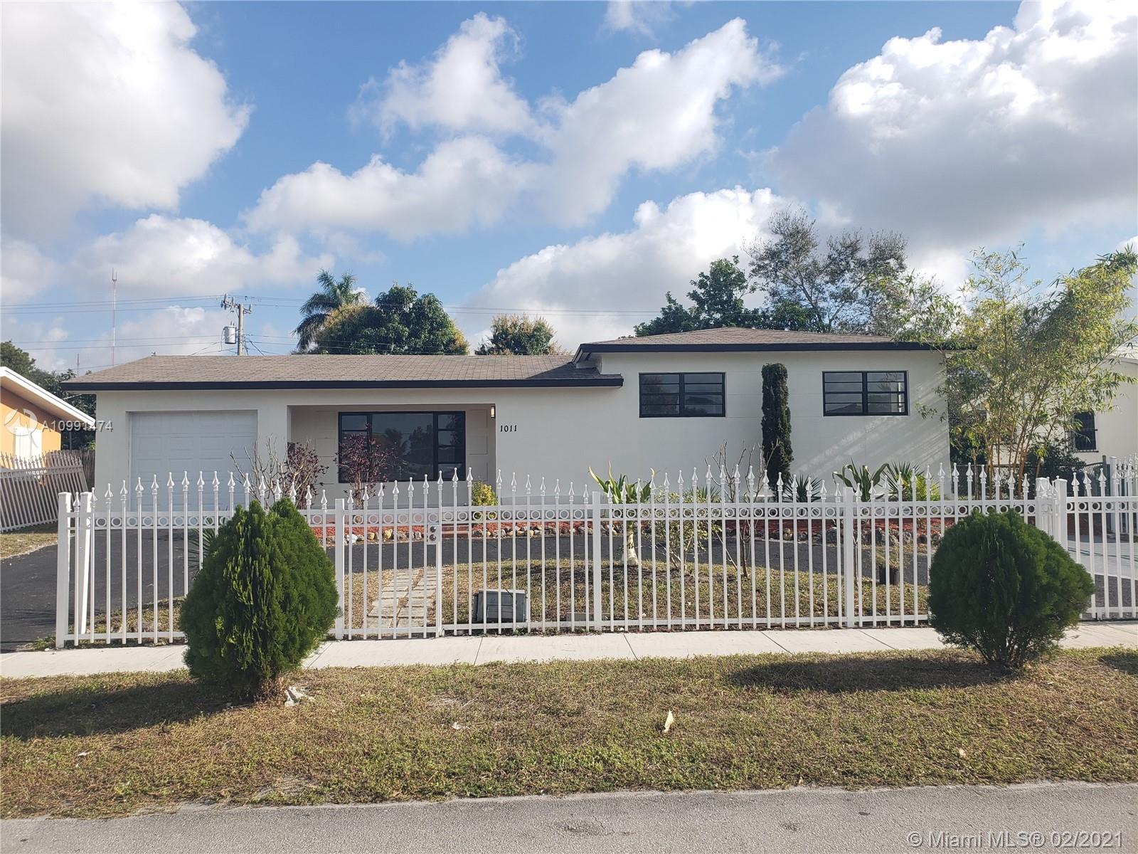 1011 NW 185th Dr, Miami Gardens, FL 33169