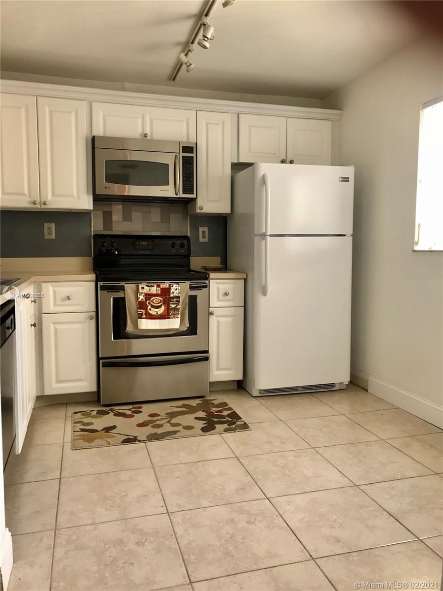 Plantation, FL 33324,731 N Pine Island Rd #306