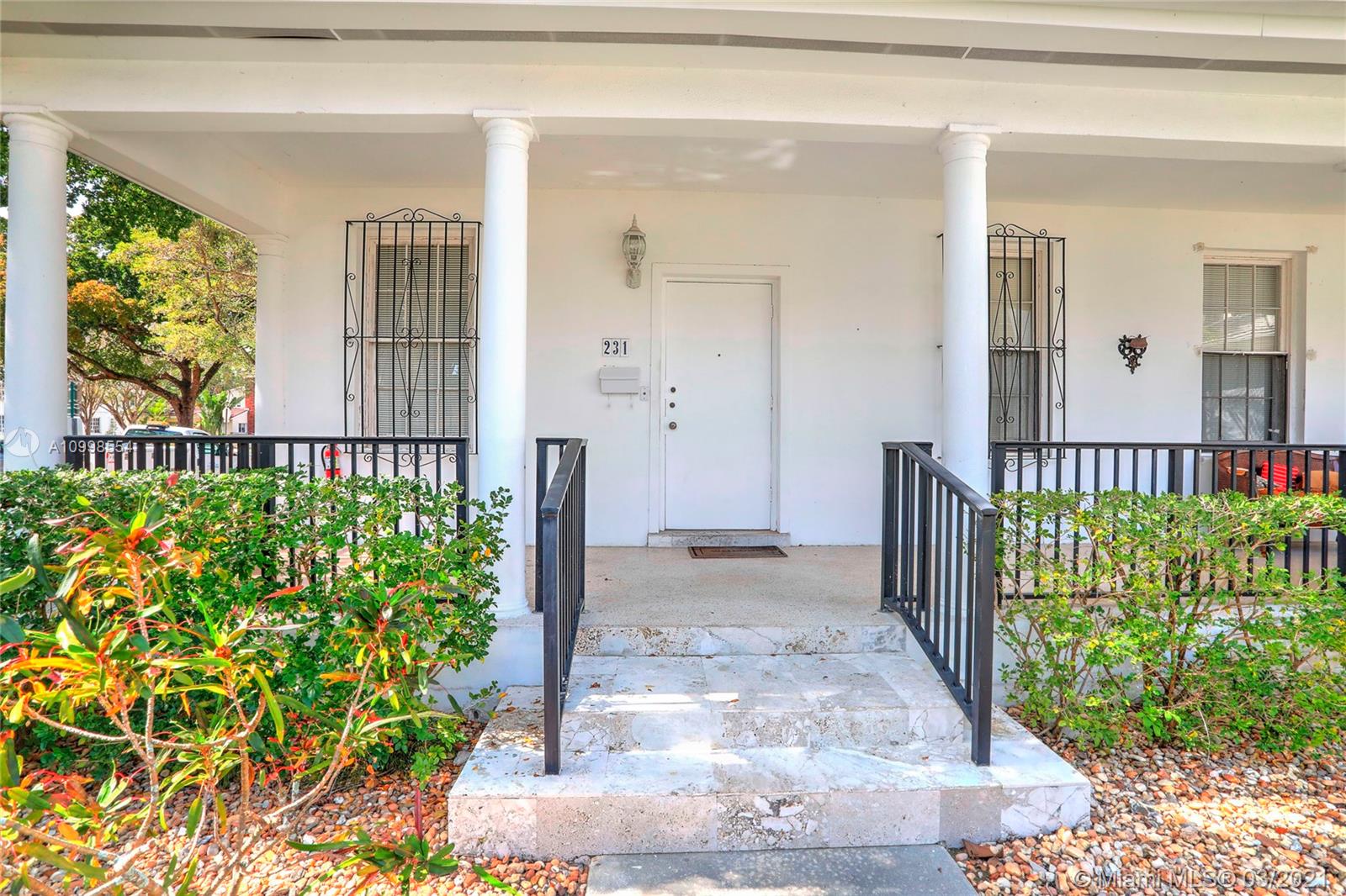Coral Gables, FL 33134,227 Menores Ave