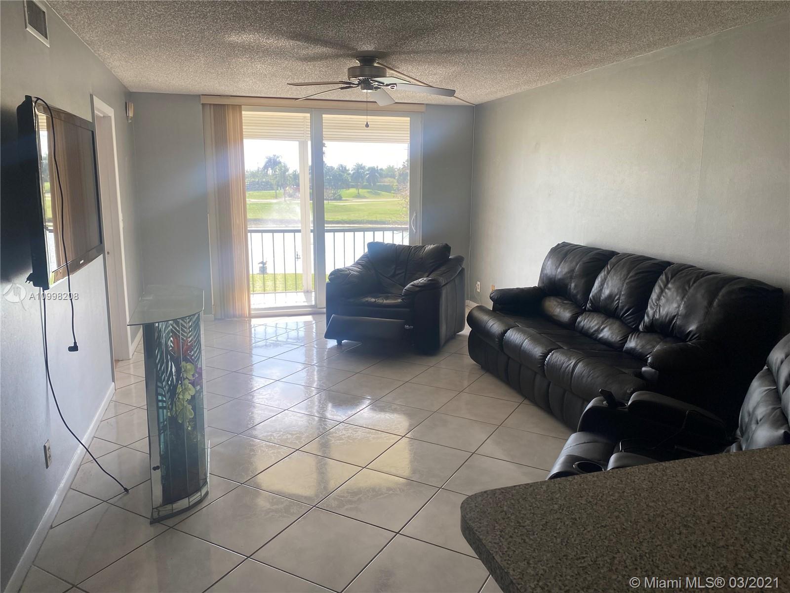 Pembroke Pines, FL 33025,9320 S Hollybrook Lake Dr #206