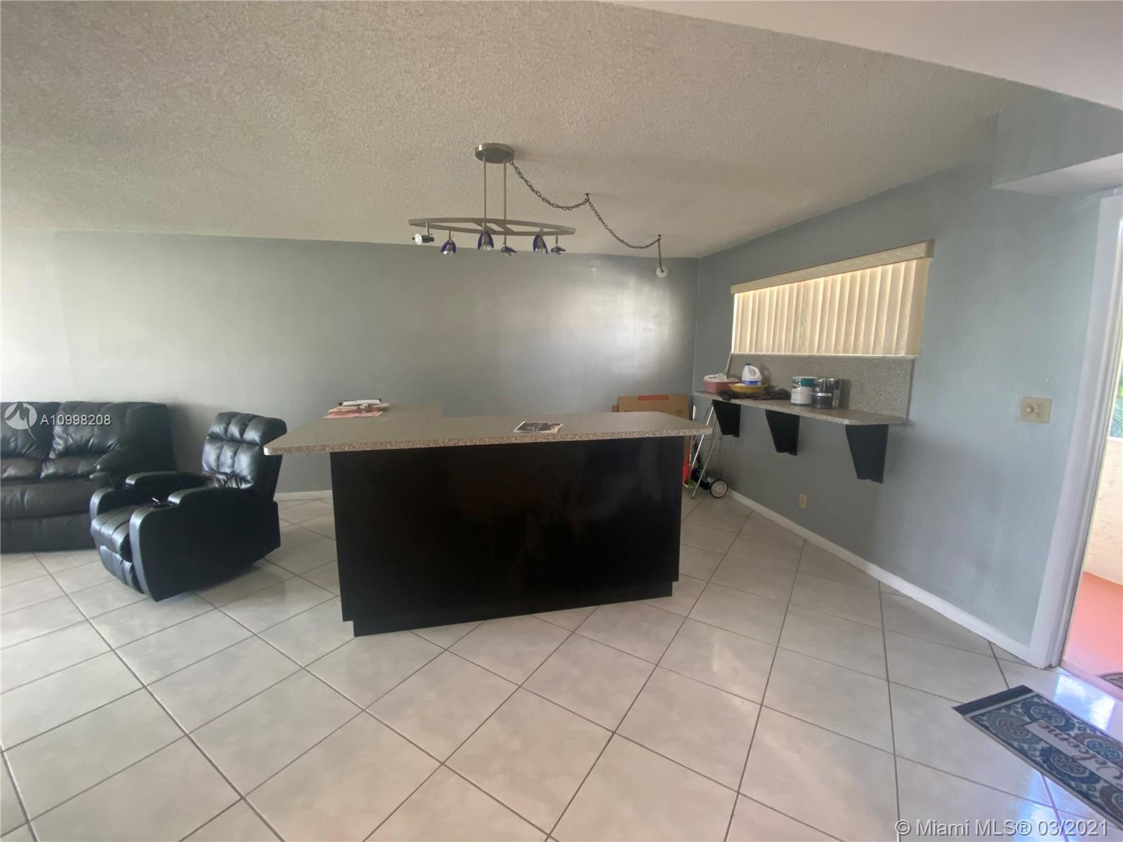 Pembroke Pines, FL 33025,9320 S Hollybrook Lake Dr #206