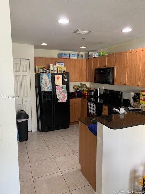 Doral, FL 33178,8900 NW 107th CT #220-3