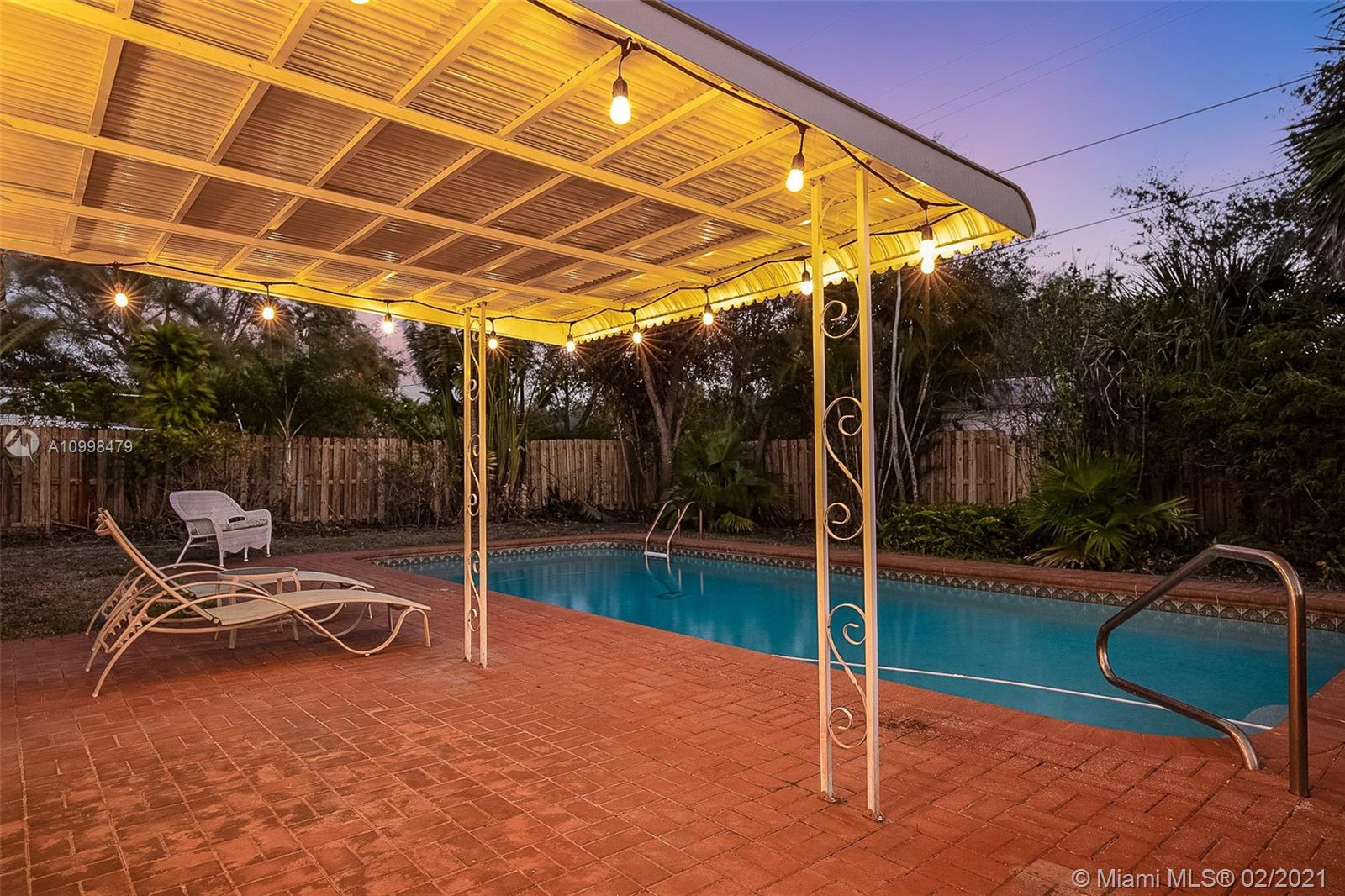 16 Ridgewood Cir,  Tequesta,  FL 33469