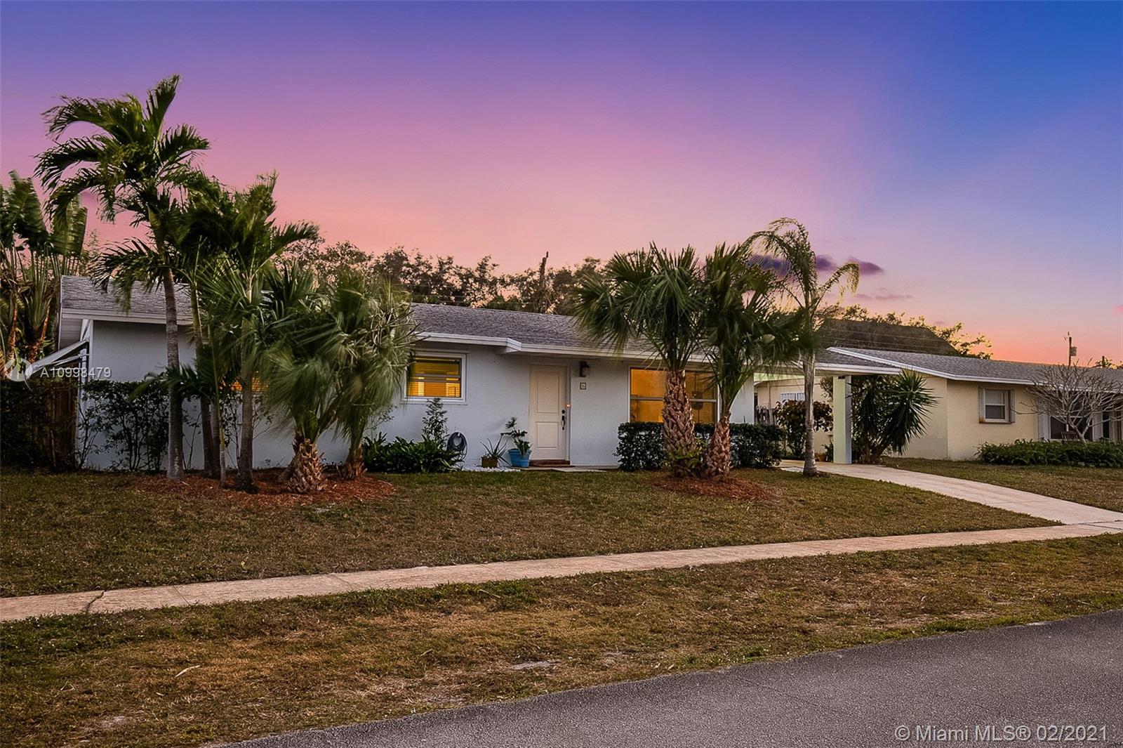 Tequesta, FL 33469,16 Ridgewood Cir