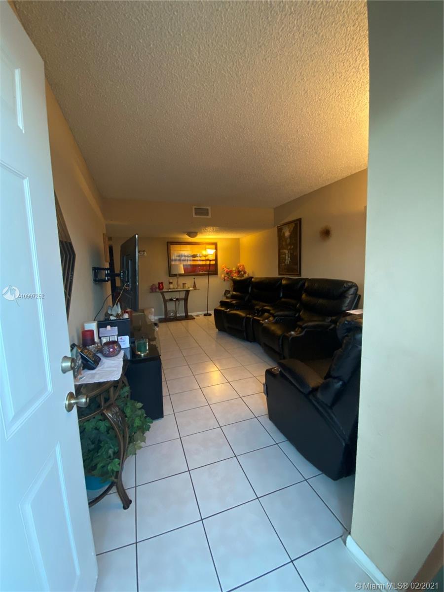 Miami, FL 33174,900 SW 104th Ct #B109