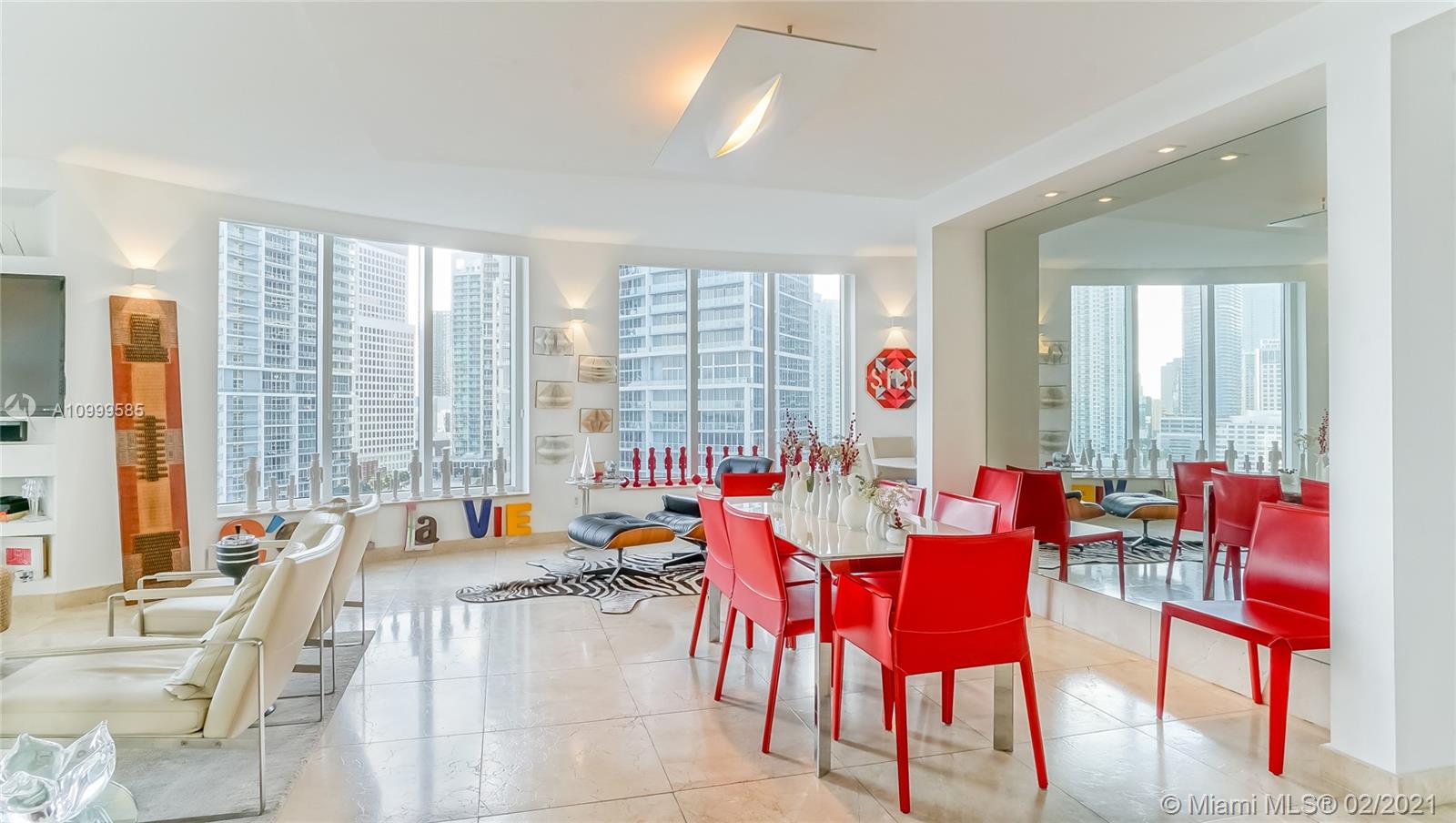 Miami, FL 33131,901 Brickell Key Blvd #2204