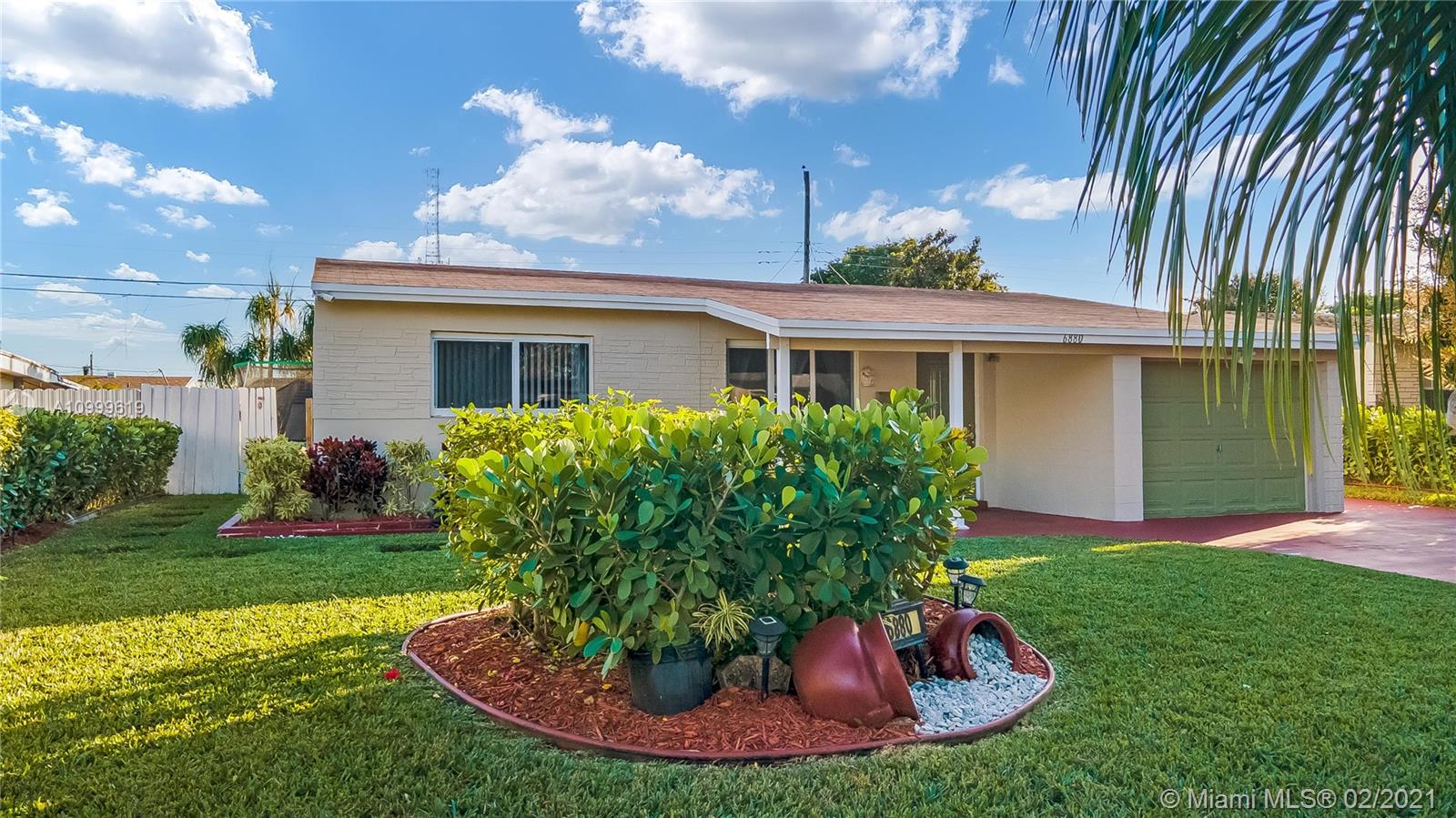 Hollywood, FL 33024,6880 Raleigh St