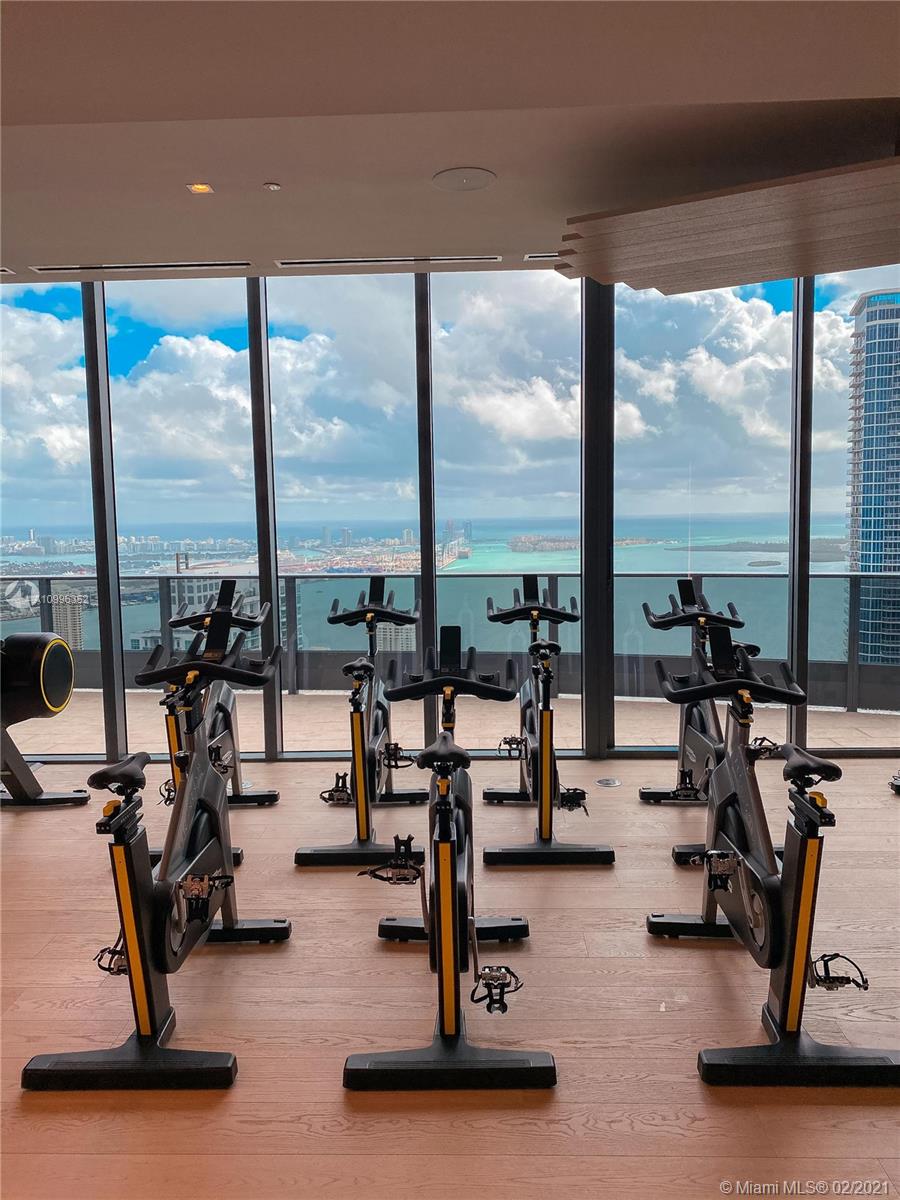 Miami, FL 33131,1000 Brickell Plaza #2005