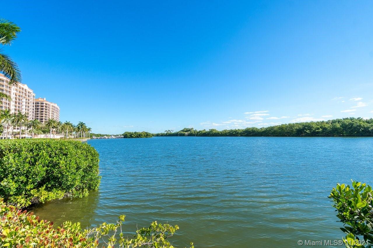 Coral Gables, FL 33158,13642 Deering Bay Dr #13642