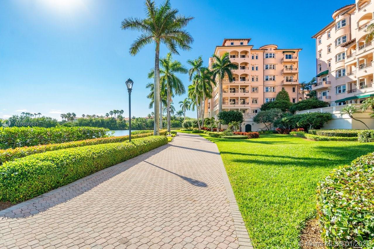 Coral Gables, FL 33158,13642 Deering Bay Dr #13642