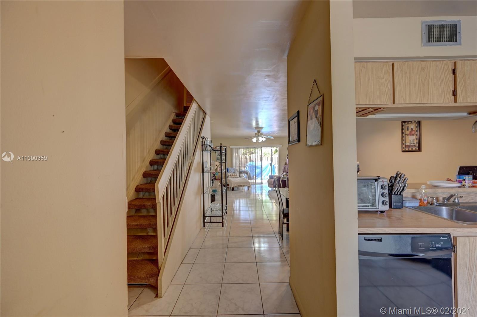 Oakland Park, FL 33309,2700 S Oakland Forest Dr #405