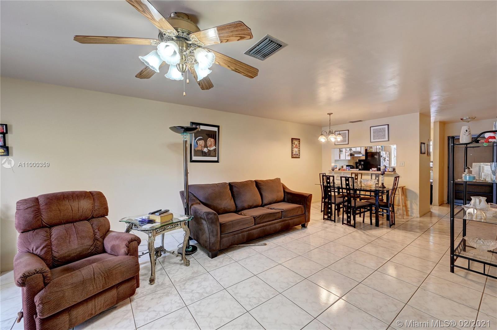 Oakland Park, FL 33309,2700 S Oakland Forest Dr #405